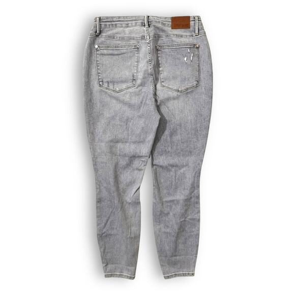 Judy Blue Jeans 14W Light Wash High Rise Distressed Skinny Denim - Picture 4 of 15